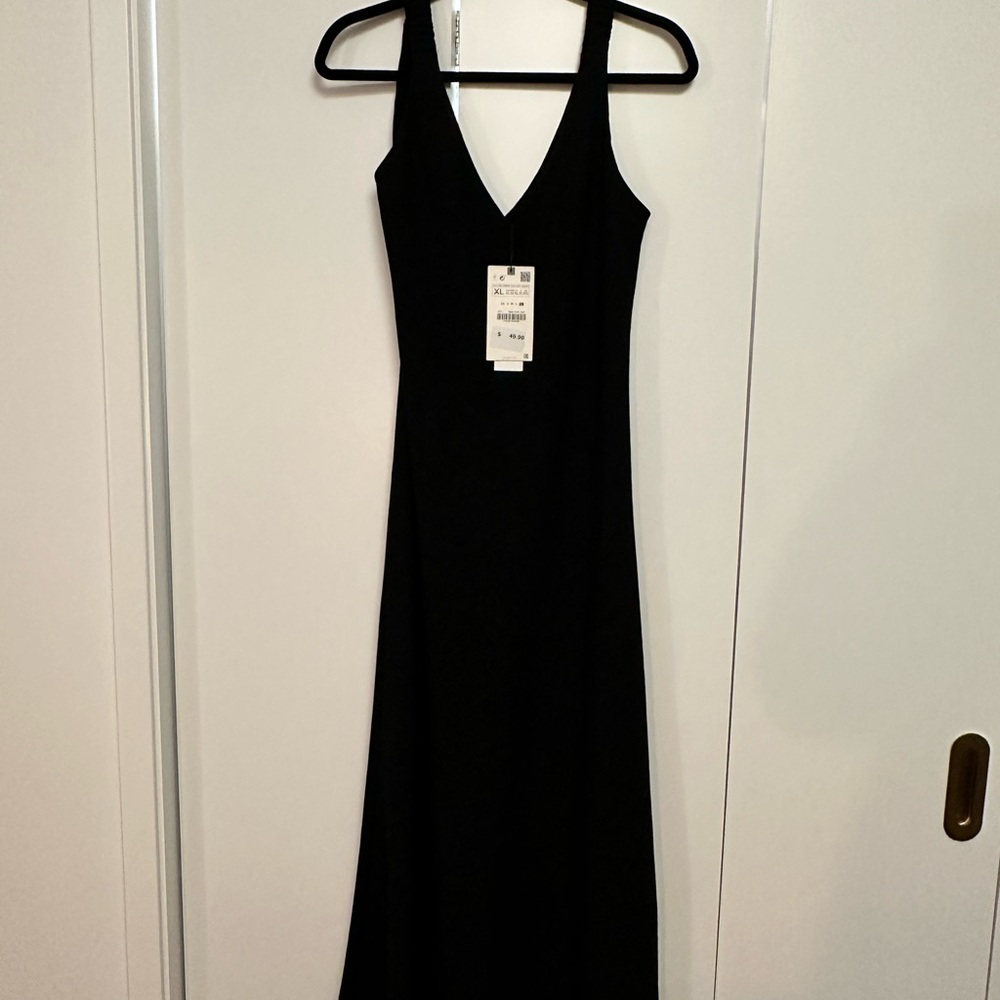 NWT - Zara Black V-Neck Midi Dress - XL